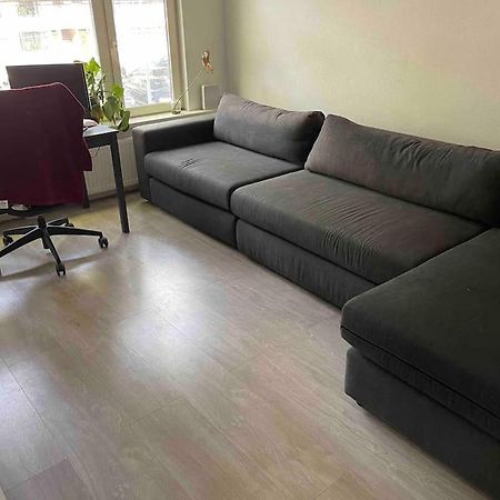 Private Double Bed Room Only With Balcony In Apartment Rotterdam Exteriör bild