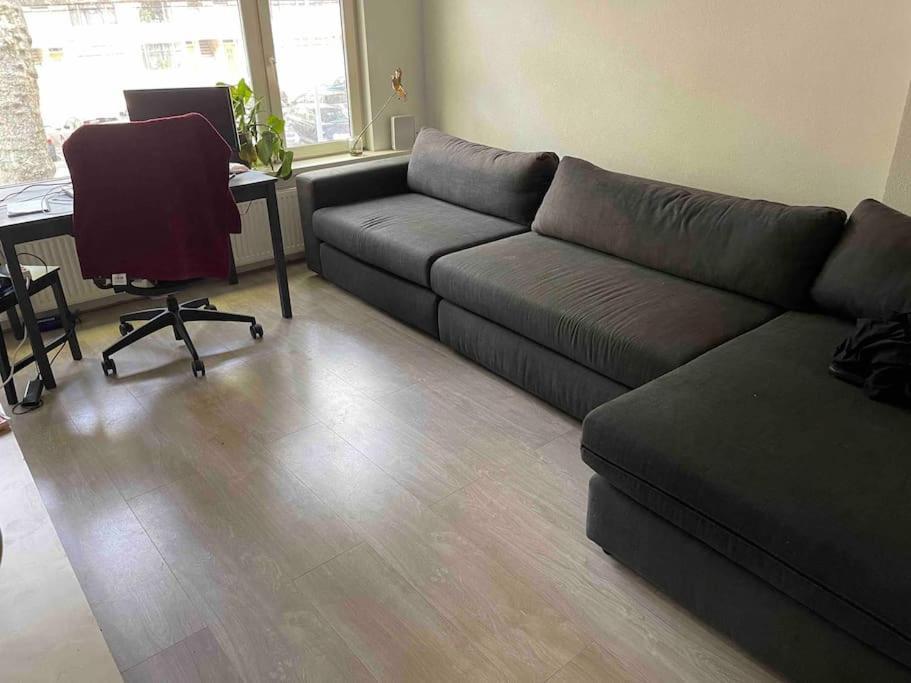 Private Double Bed Room Only With Balcony In Apartment Rotterdam Exteriör bild